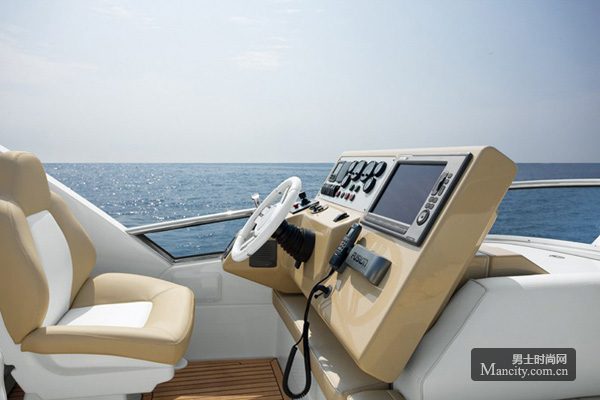 Azimut 64������������ƽ��
