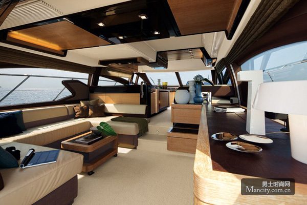 Azimut 64������������ƽ��