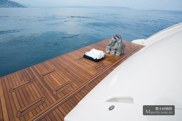 Azimut 64������������ƽ��