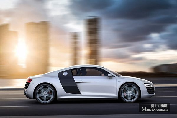 Audi���µϣ���ʽ����2013С�Ŀ�R8 �ܳ�
