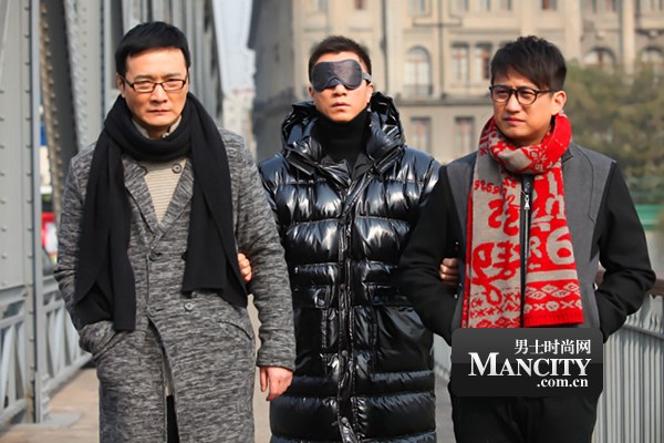 看看三位主演的服饰,确实很有风格,宅男,商务,街头,无所不包啊