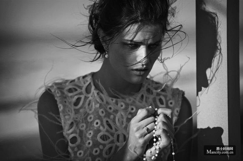 ��ģIsabeli Fontana4����־��Ƭ